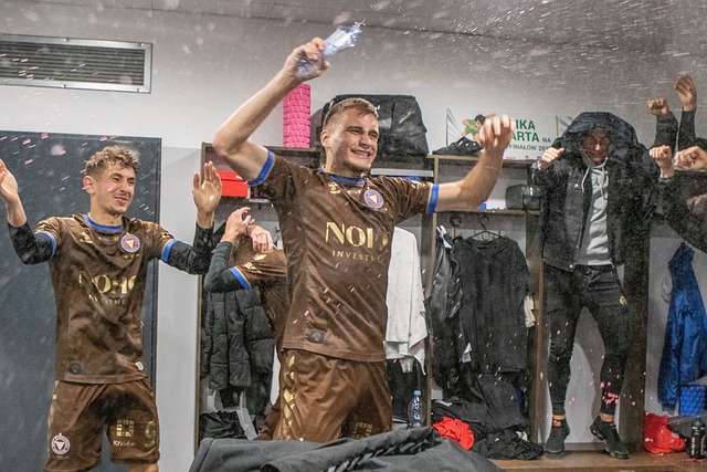 赢得属于自 赢得属于自