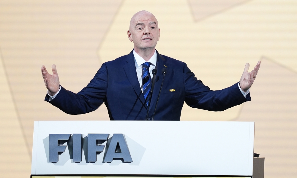 他在场上用 他在场上用